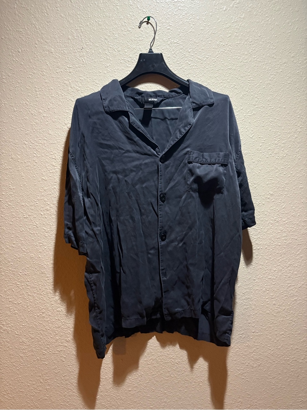 Black 100% Silk Button-Front Short Sleeve Shirt